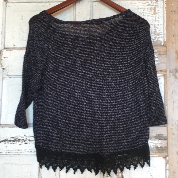 Gray/Black 3/4 sleeve pullover with lace trim - Picture 4 of 4
